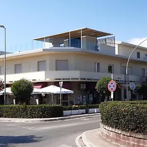 2* Hotel Del